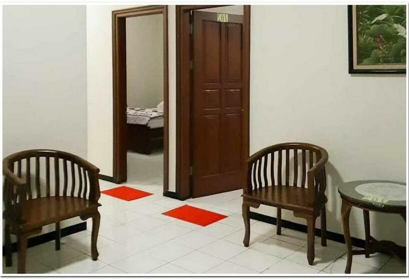 Пансион Koolkost @ Raya Manyar