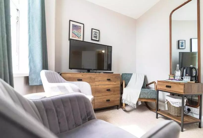 Majatalo Sleepy Puffin Guest House