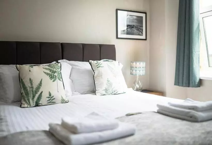 Majatalo Sleepy Puffin Guest House