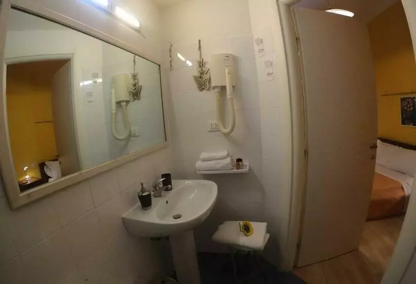 پانسیون Valerie