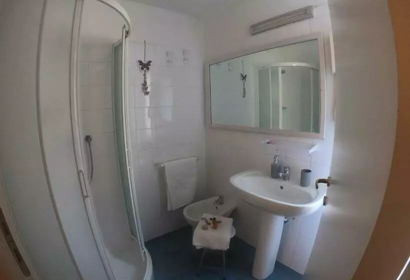 پانسیون Valerie