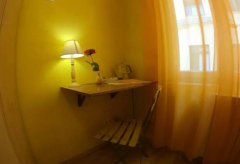 پانسیون Valerie