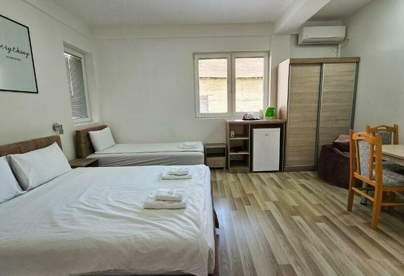 پانسیون Villa Frasoro