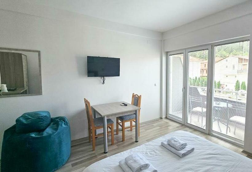 پانسیون Villa Frasoro