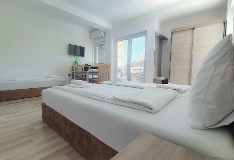 پانسیون Villa Frasoro