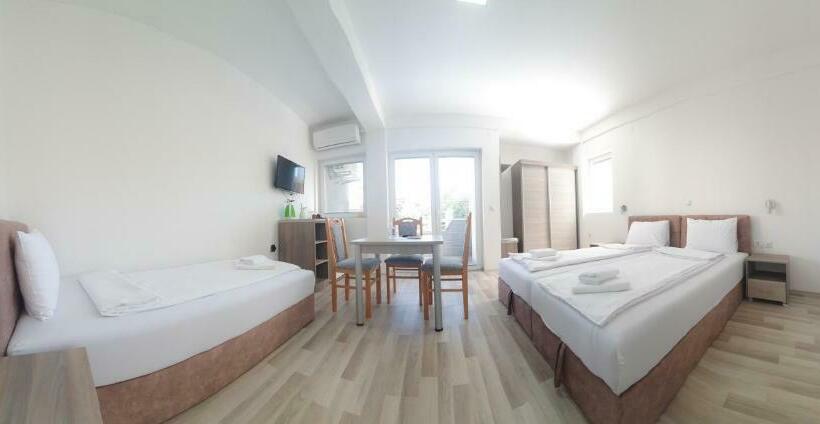 پانسیون Villa Frasoro