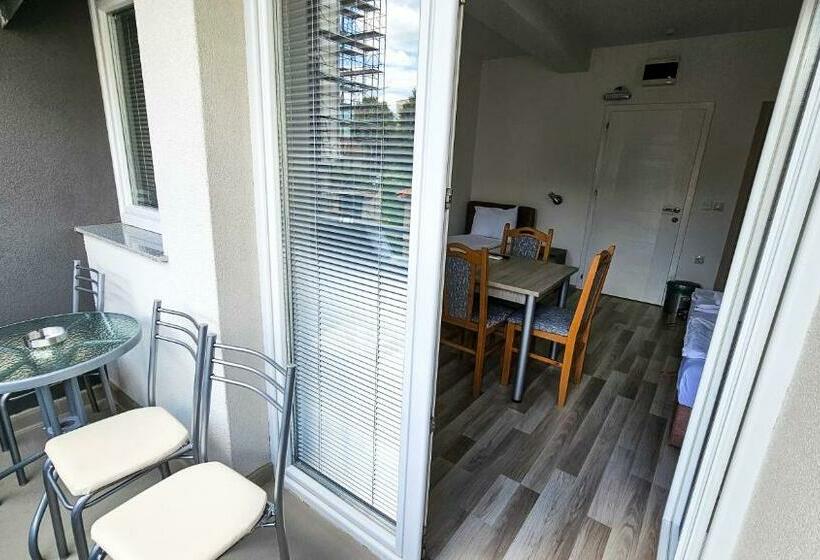 پانسیون Villa Frasoro