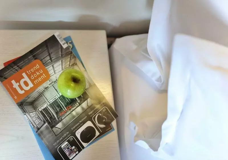 Airport Hotel By The New Yorker