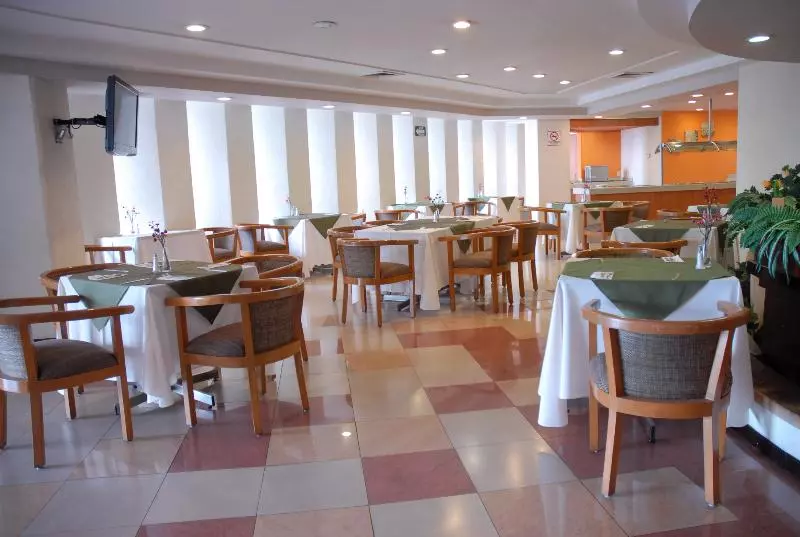 هتل Aranzazu Plaza Kristal Aguascalientes