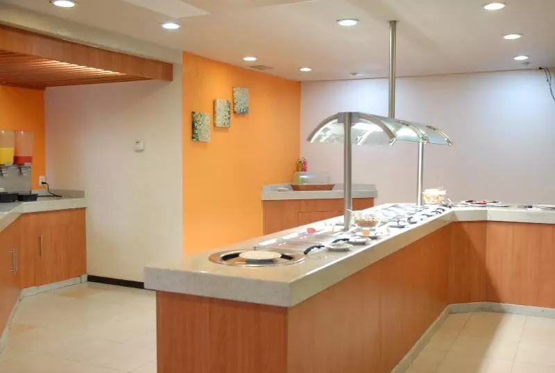 هتل Aranzazu Plaza Kristal Aguascalientes