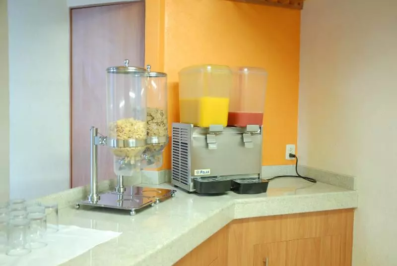 هتل Aranzazu Plaza Kristal Aguascalientes