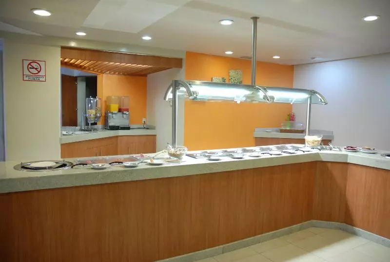 هتل Aranzazu Plaza Kristal Aguascalientes