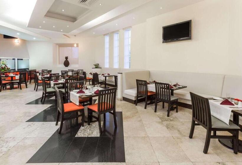 هتل Baymont Inn And Suites Lazaro Cardenas