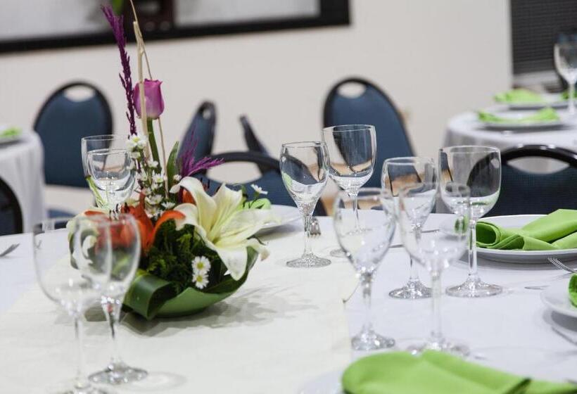 هتل Baymont Inn And Suites Lazaro Cardenas