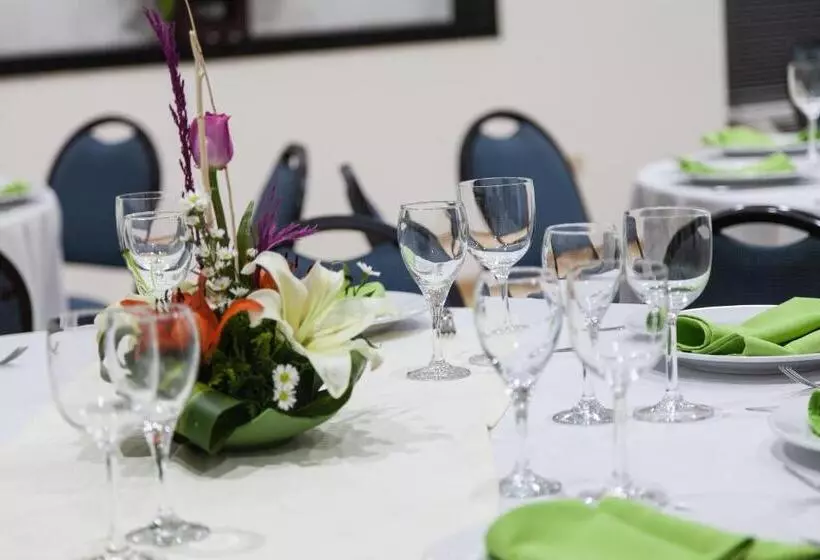 Hôtel Baymont Inn And Suites Lazaro Cardenas