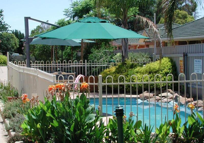 בית מלון כפרי Best Western Ambassador Motor Inn & Apartments