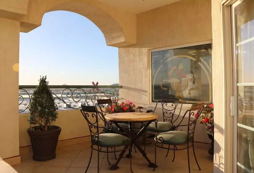 Business Hotel & Suites María Bonita