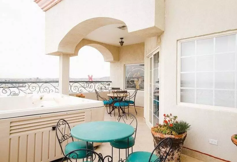 Business Hotel & Suites María Bonita