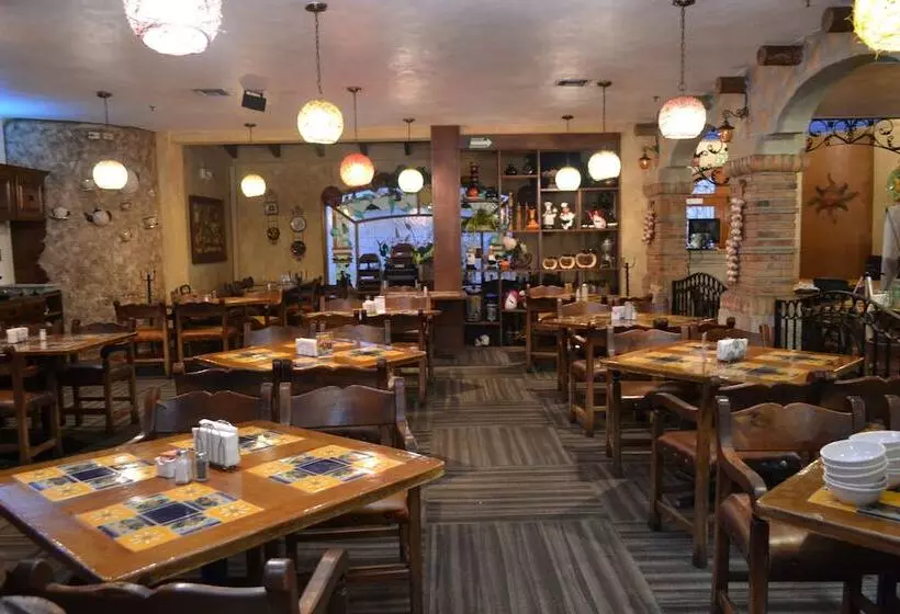 Business Hotel & Suites María Bonita