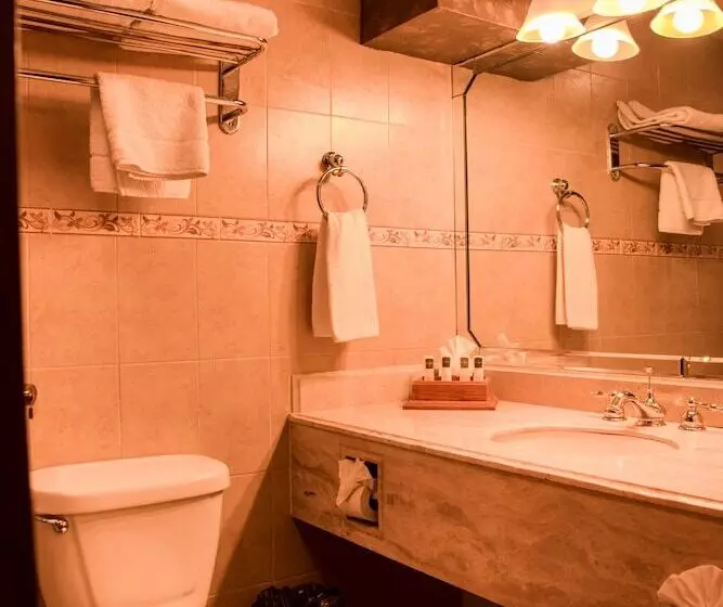 Business Hotel & Suites María Bonita