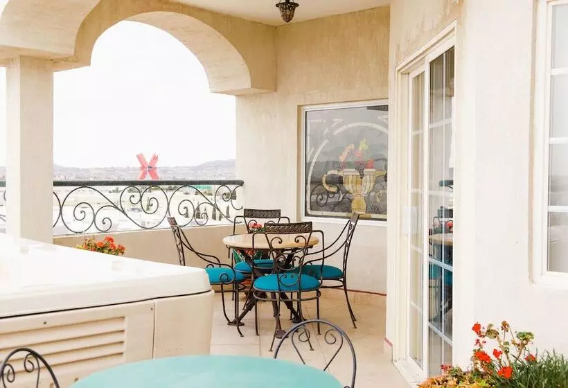 Business Hotel & Suites María Bonita