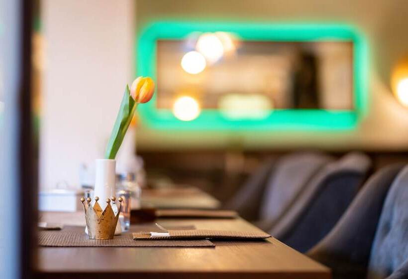 Отель Das Kronprinz