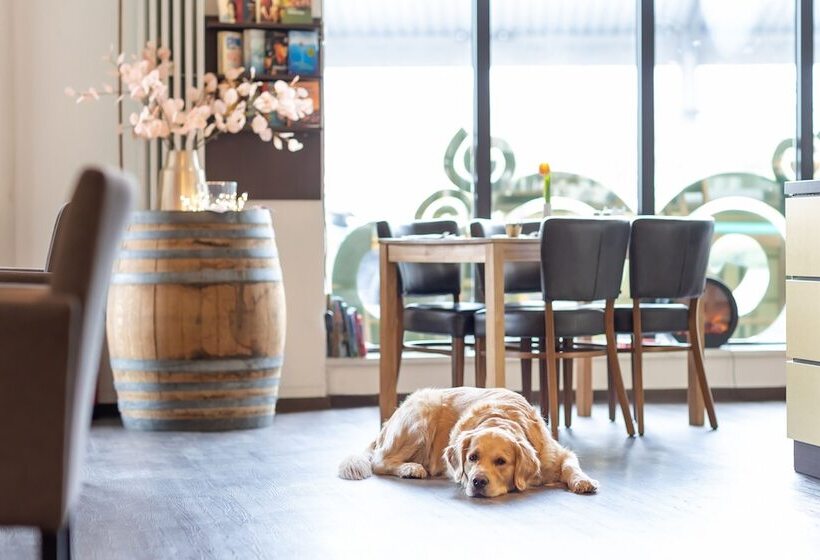 Отель Das Kronprinz