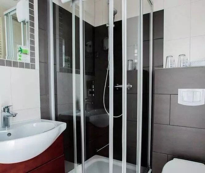 ホテル Das Kronprinz