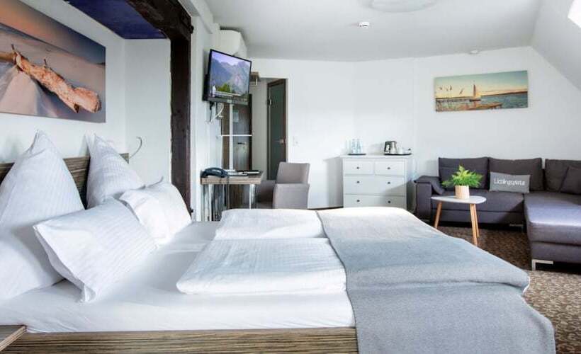 Отель Das Kronprinz