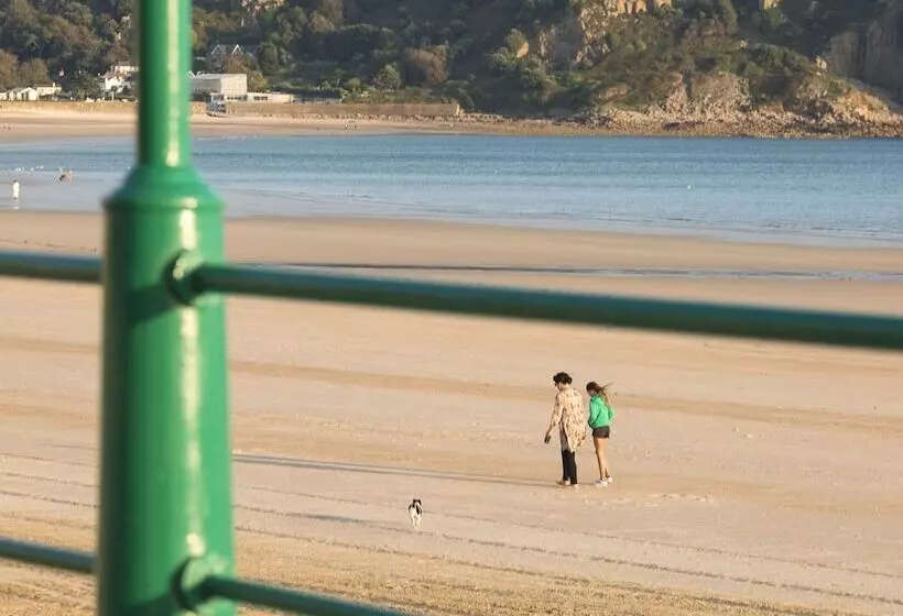 Отель Golden Sands