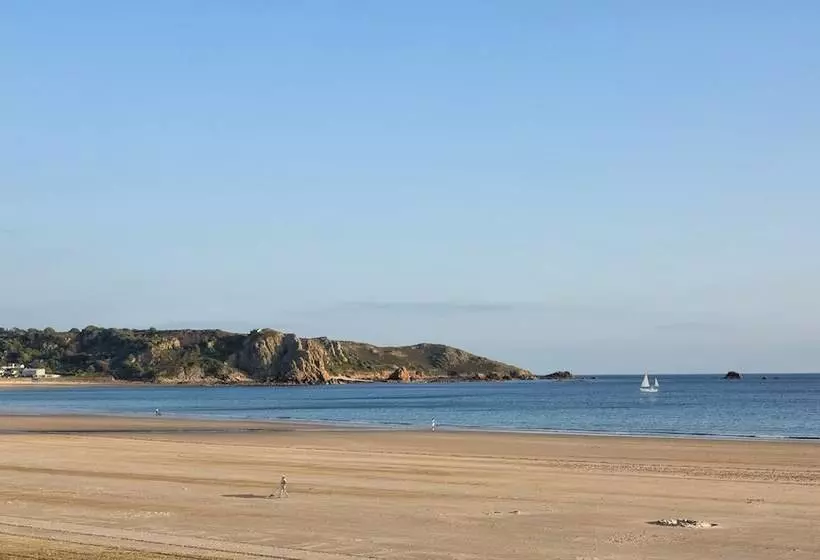 Отель Golden Sands