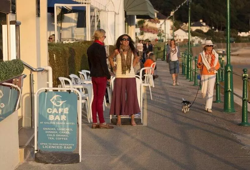 Отель Golden Sands