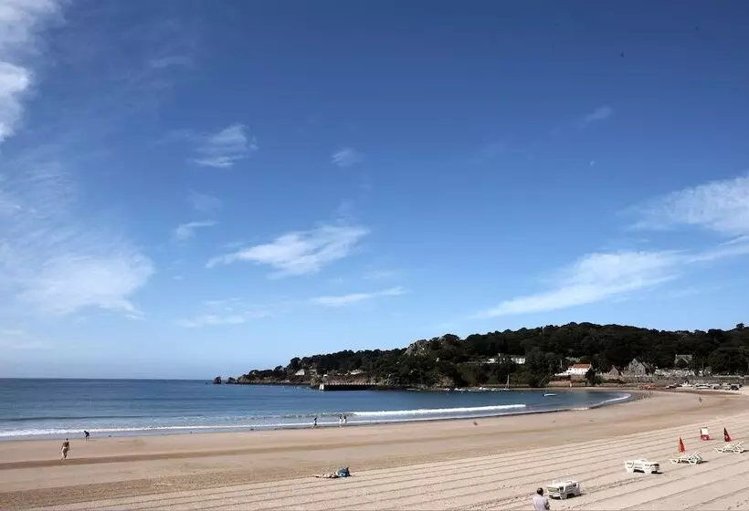 Отель Golden Sands