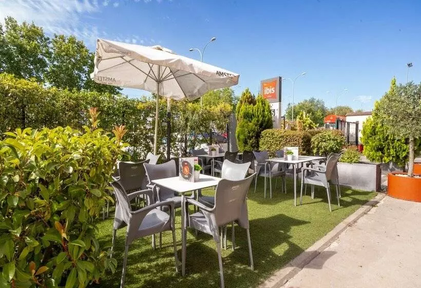 Отель Ibis Madrid Alcorcon Tresaguas