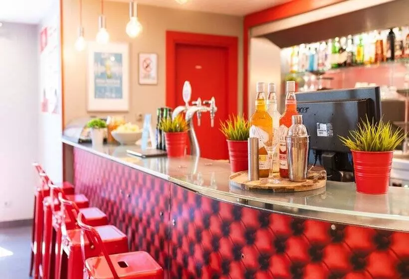 Отель Ibis Madrid Alcorcon Tresaguas