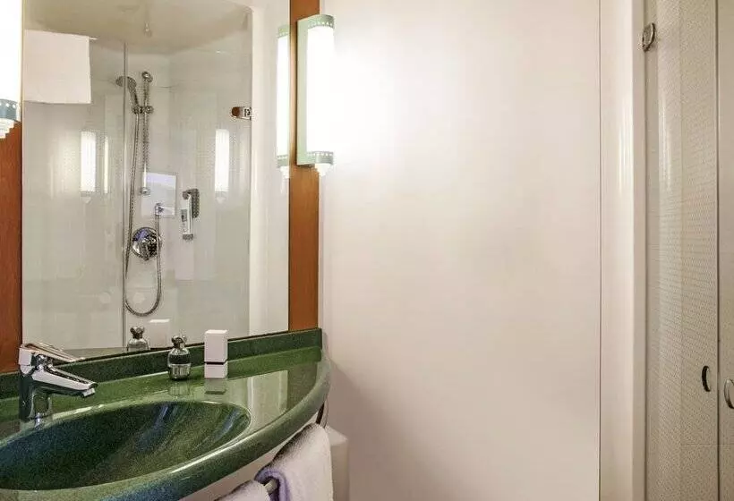 Отель Ibis Madrid Alcorcon Tresaguas