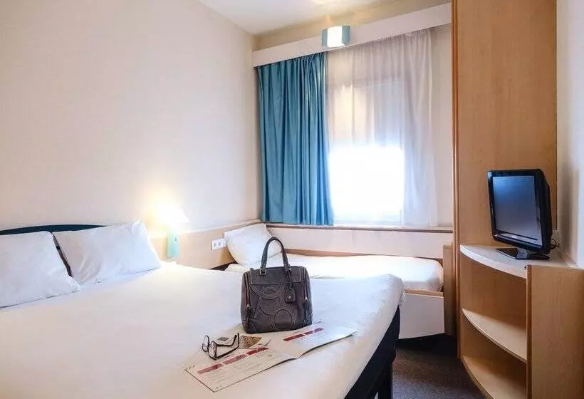 Отель Ibis Madrid Alcorcon Tresaguas