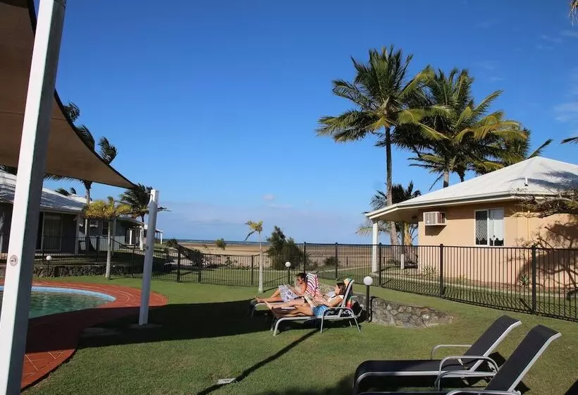 هتل Illawong Beach Resort