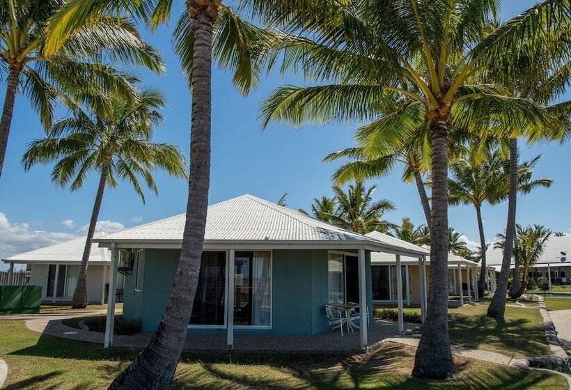 Hotel Illawong Beach Resort