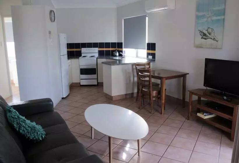 هتل Illawong Beach Resort