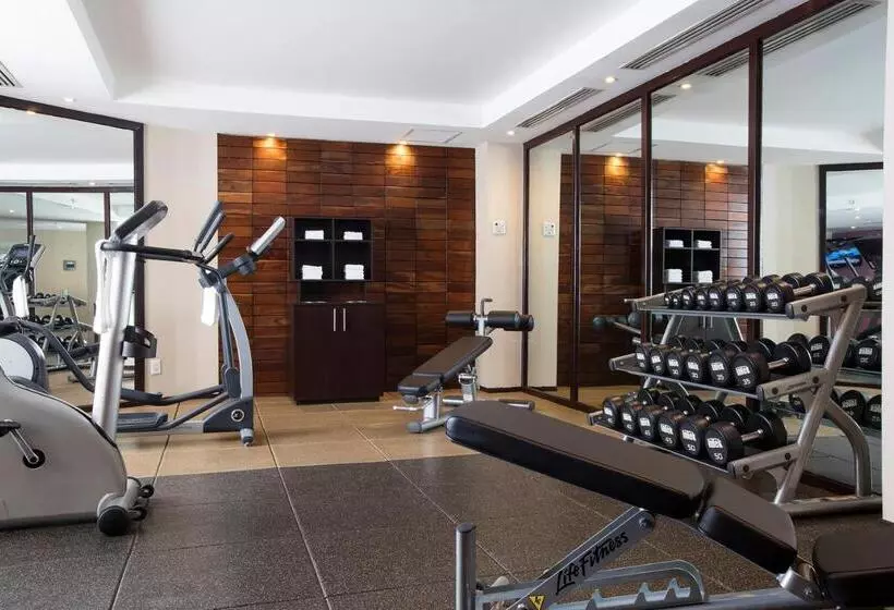 هتل Krystal Urban Aeropuerto Ciudad De Mexico