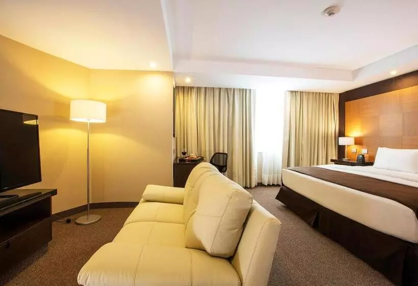 هتل Krystal Urban Aeropuerto Ciudad De Mexico