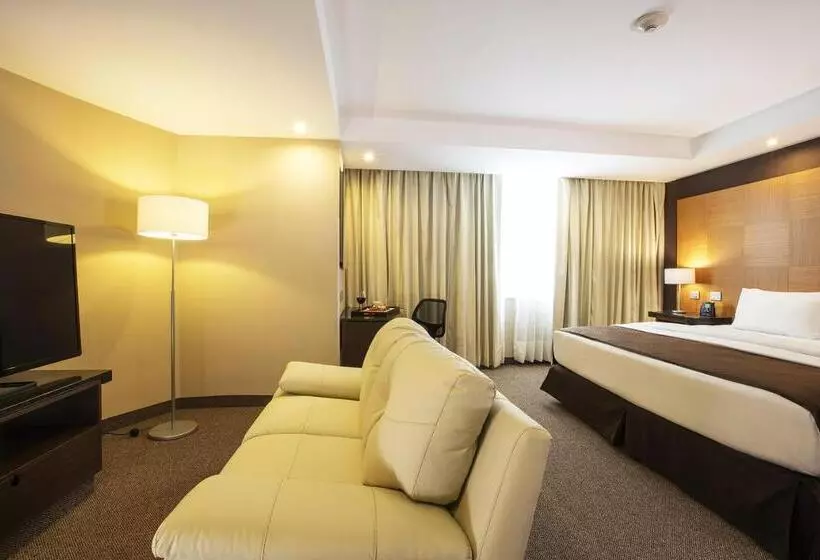 هتل Krystal Urban Aeropuerto Ciudad De Mexico