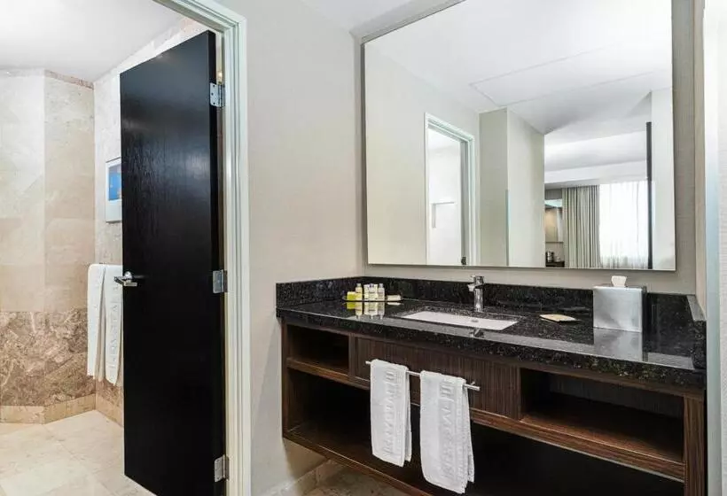 هتل Krystal Urban Aeropuerto Ciudad De Mexico