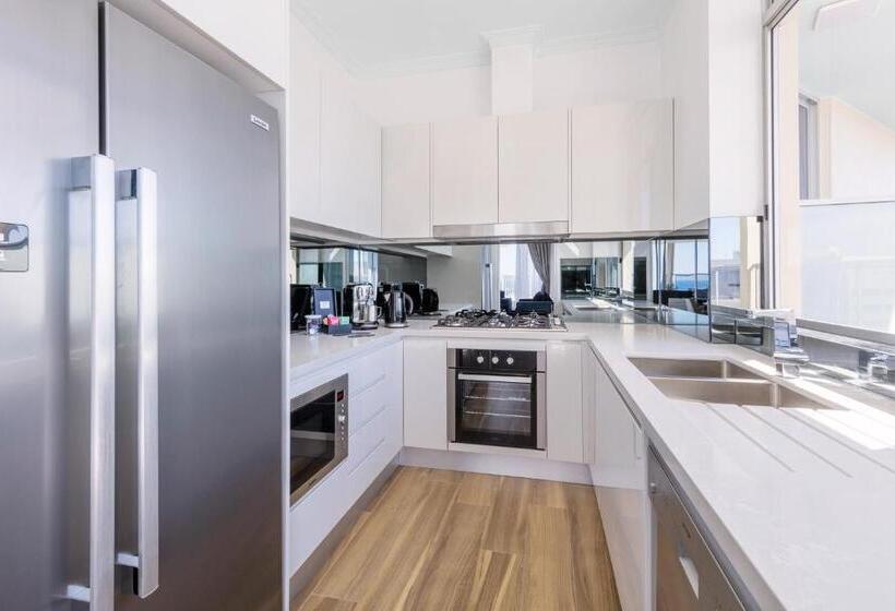 Отель Meriton Suites Bondi Junction