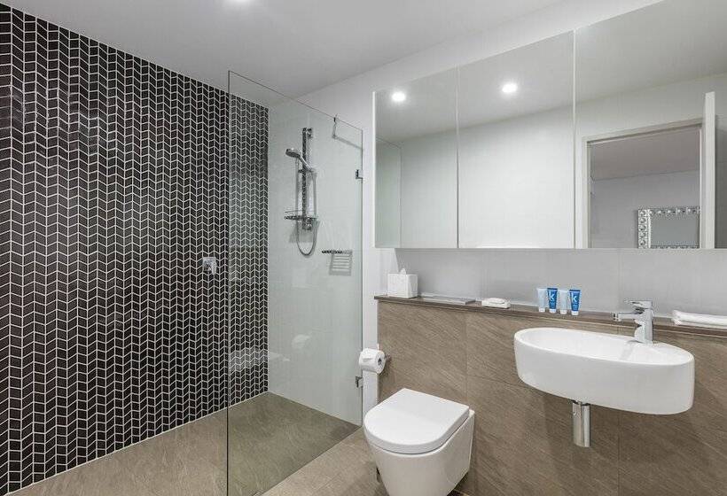Отель Meriton Suites Bondi Junction