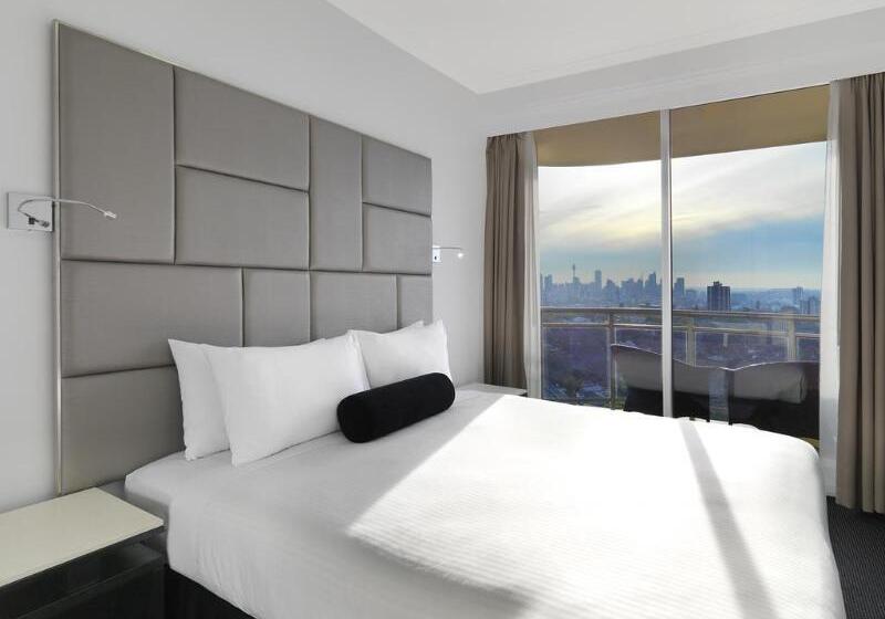 Отель Meriton Suites Bondi Junction