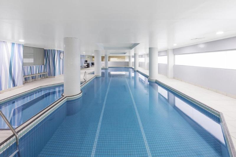 Отель Meriton Suites Bondi Junction