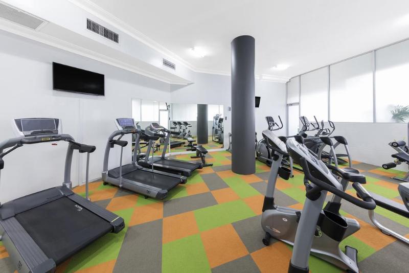 Отель Meriton Suites Bondi Junction