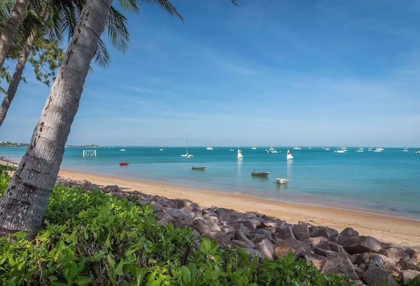 Отель Metro Advance Apartments &